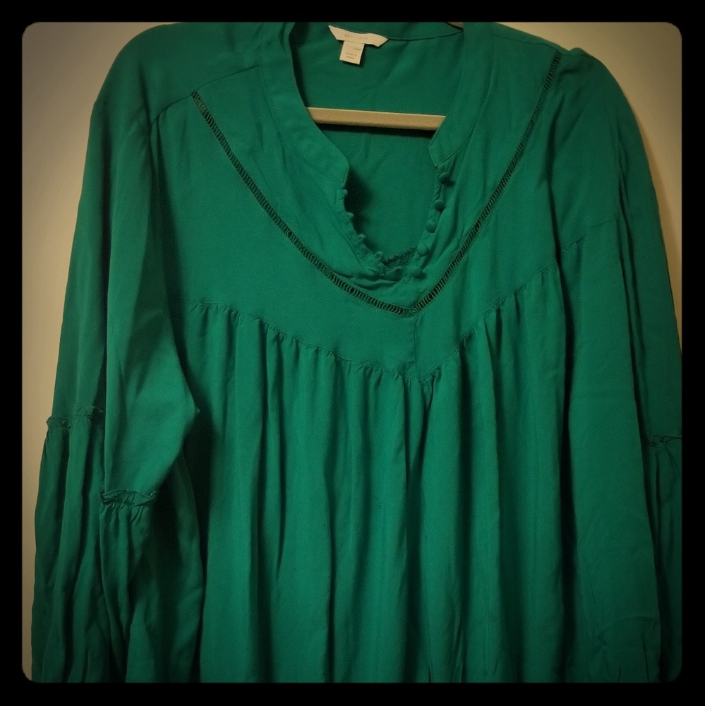Emerald green Cato size 22/24 top